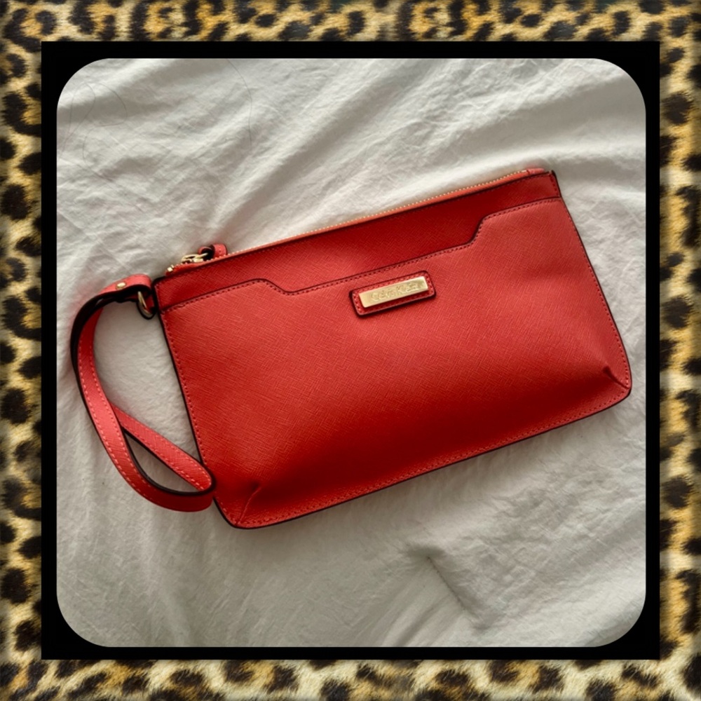 👑✅PRICE FIRM✅Calvin Klein Wristlet Coral Orange Clutch. Brand New!